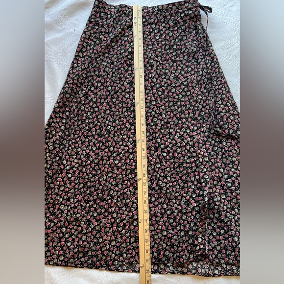 Vintage Y2K Floral Wrap Skirt Black Pin - Picture 11 of 11
